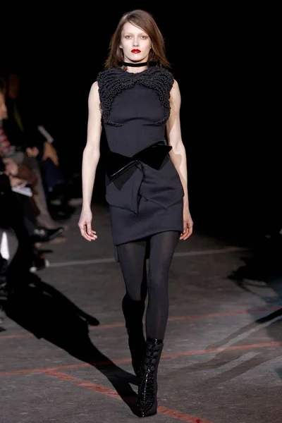 Look 25